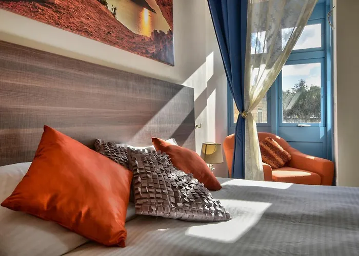 Konukevi Central Suites St. Julian'S 4*